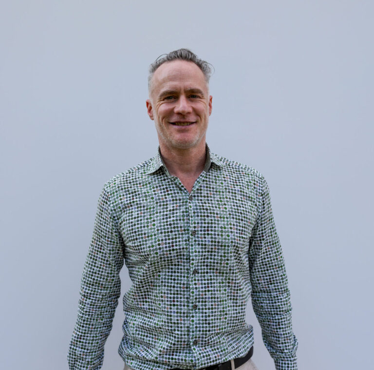 Headshot of Julien Ross