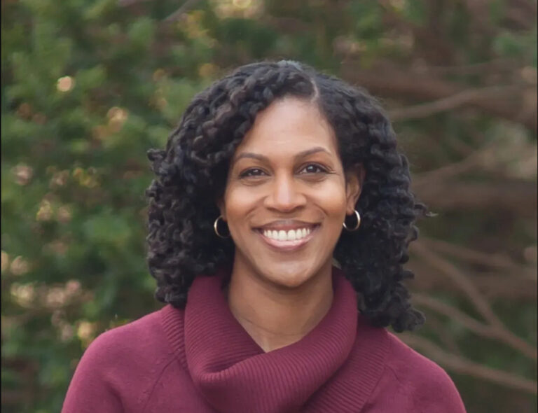 Headshot of De-Lea Deane-Allen