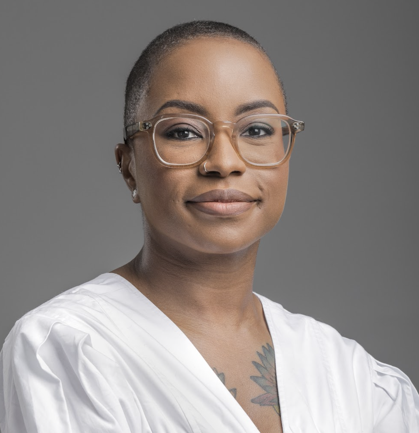 Headshot of Jenn Stowe.